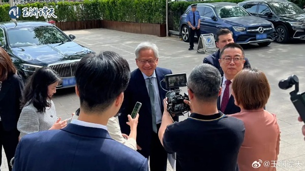 黄仁勋再访北京，释放继续与中国合作积极信号